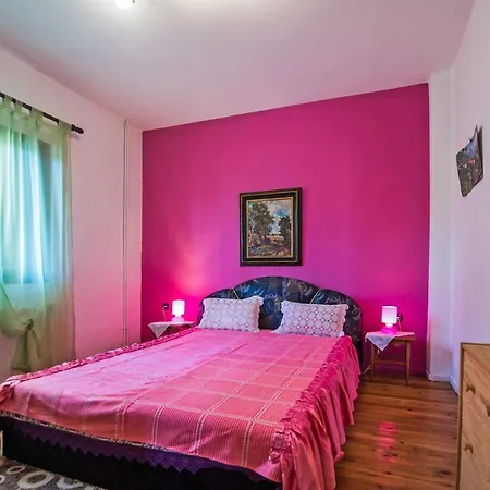 Apostolos House